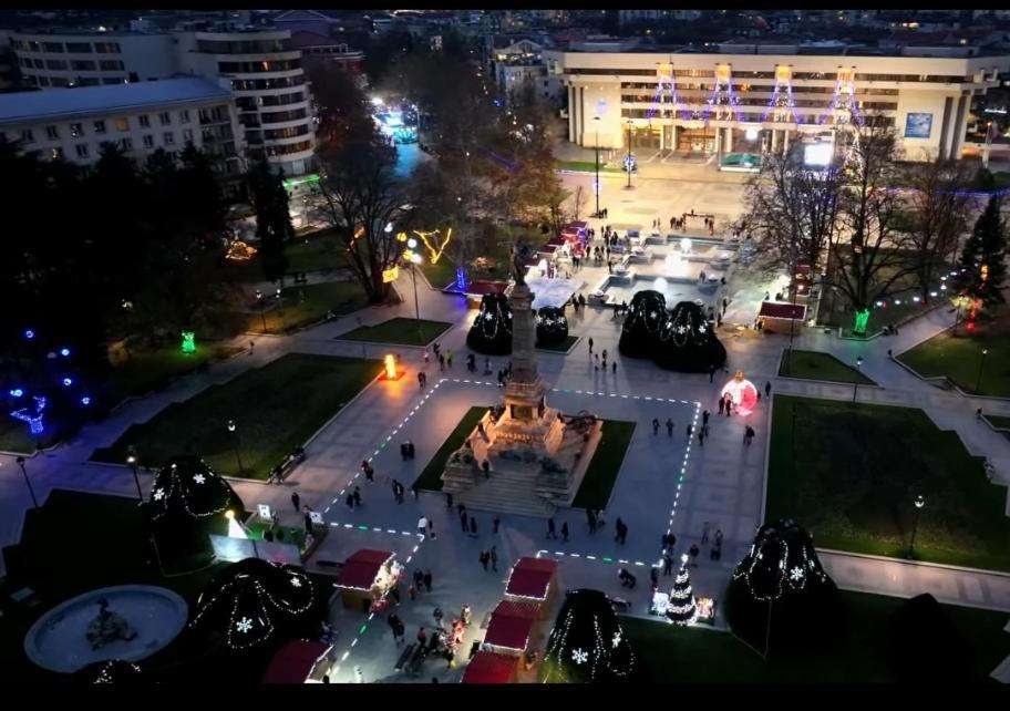 Mdm Apartment City Center Felicita Deluxe Ruse Exterior foto